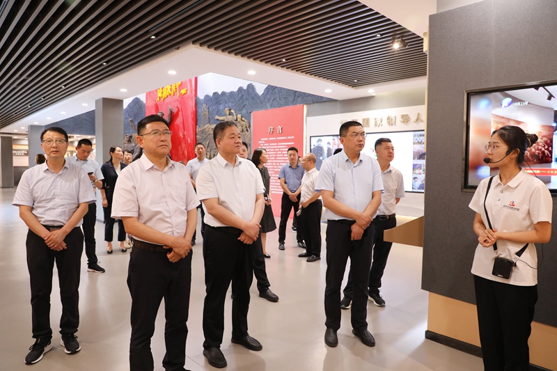 江蘇省云臺農場領導到博農集團考察交流